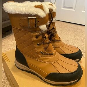Koolaburra by UGG snow boots